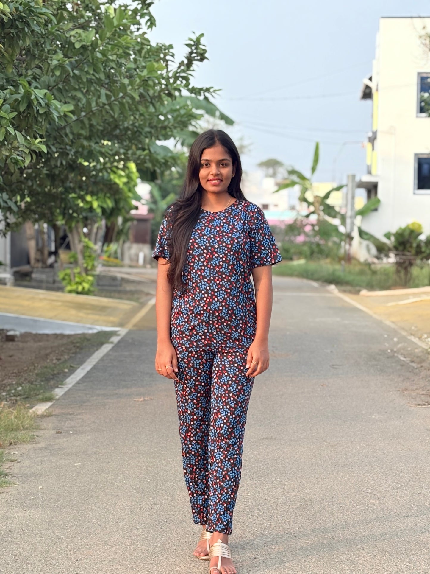 Black Multi Petals Lounge Set