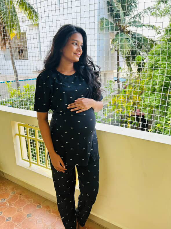 Black Boat Feeding Loungewear